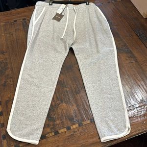 New with tags TOMMY BAHAMA XL